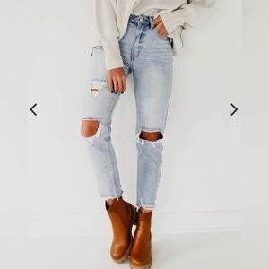 TNR Jeas, high-waisted distressed boyfriend jeans